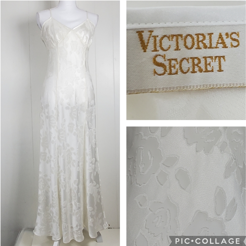 Vintage gold label nightgown with 23.5" slit, subtle floral sexy chemise medium - Picture 12 of 13
